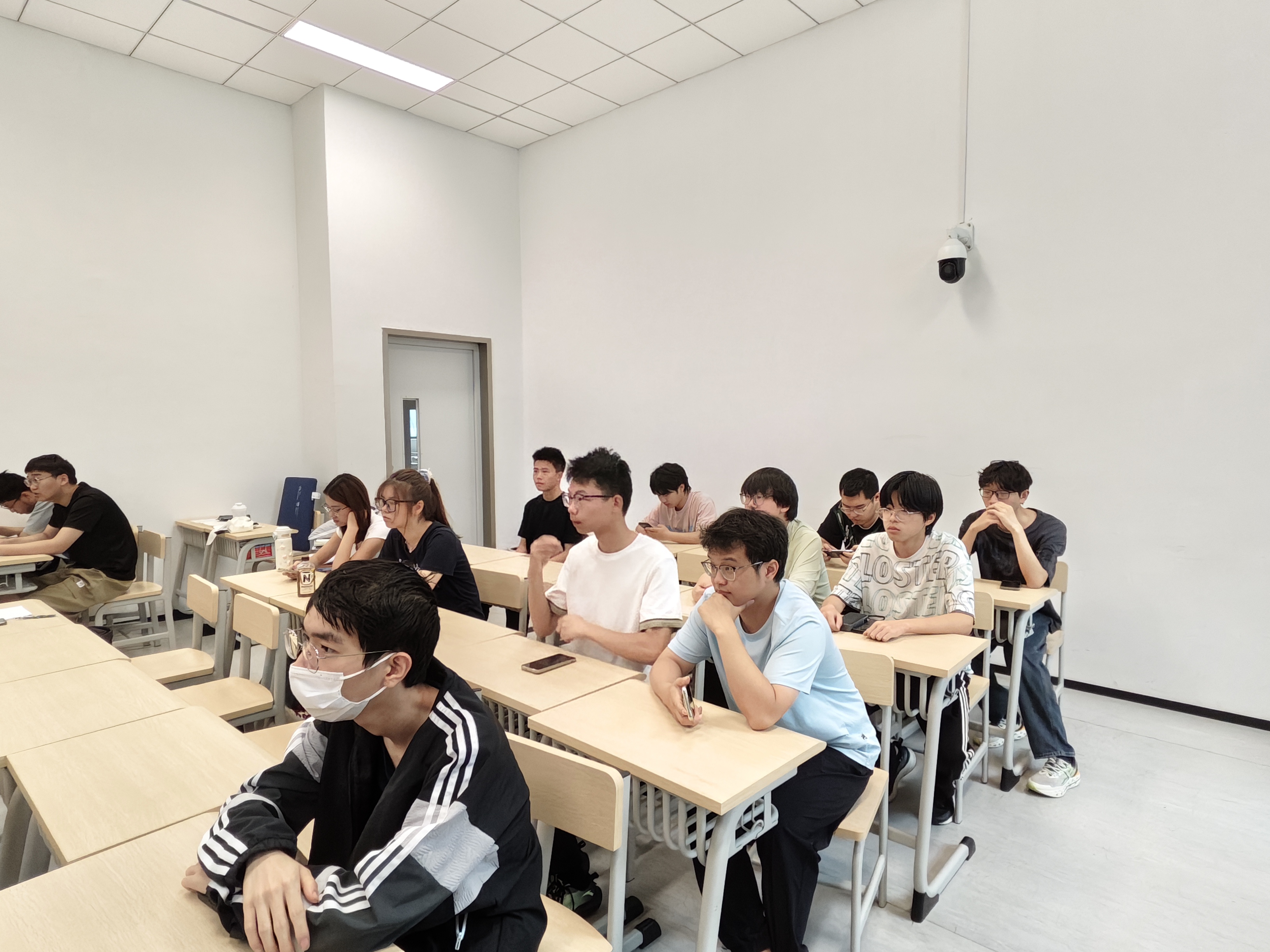 谈球吧体育